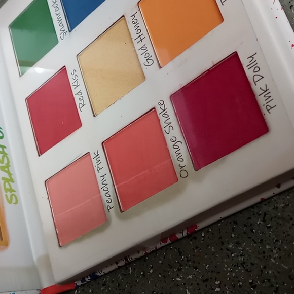 Beauty Creations Splash of Hues EYESHADOW - Picture 5 of 9